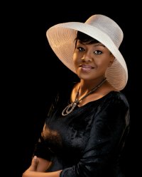 Tonzi atanze ubwugamo bw'izuba ry'impeshyi mu ndirimbo "Nahisemo" y'ubutumwa buryoshye cyane-VIDEO