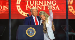 Ibyo Erika yakoze byahamije ko Kirk na Trump bari inshuti z'akadasohoka nka Dawidi na Yonatani