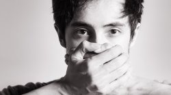 Ba umukristso wuzuye urinda ururimi rwawe!