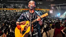 Kuzuza BK Arena ntibyarangiriye aho, Chryso Ndasingwa yasohoye amashusho yahafatiye y'indirimbo Wahinduye Ibihe