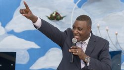 Ndagusengera ngo Imana igushoboze gukuraho imikorere ishaje - Apostle Dr Gitwaza