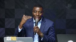 Amateka ya Apostle Dr Paul Gitwaza wizihiza isabukuru y'amavuko - yashakaga kwiga ibijyanye n'indege!