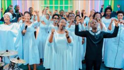 Ni ibanga rihambaye! Korali Edi yasohoye indirimbo nshya "Tugendane" ihishura ibanga ryo kugendana na Yesu - VIDEO