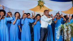 ADEPR Rwimbogo: Udushya 4 mu gitaramo cya Shekinah Choir cyitabitiriwe bikomeye, Umuseke Choir ikahubakira amateka-VIDEO