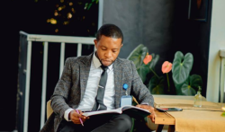 Ismael Bimenyimana yatanze ubutumwa bwo guca bugufi imbere y'Imana binyuze mu ndirimbo yise “Duteze Ugutwi”