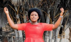 Imbamutima za Mami Espe usengana umubabaro nk'uwa Hana mu ndirimbo "Mbwira ni ryari"-VIDEO