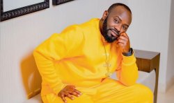 Bishop Nzaramba woroye inka 100 yahishuye ko hari abamaze imyaka 10 muri Amerika badafite n'inkoko!