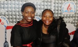 Umunya Tanzania Rehema Simfukwe yatangariye ubuhanga bwa Hope Promise bahuriye mu gitaramo muri USA