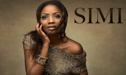 Abanya-Nijeriya bakomeje kuvuguruza abanyamadini, Simi na we yigaritse ibyo gushyingirwa mutabanje kubana