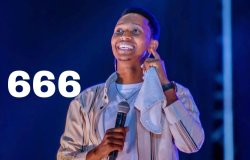 Israel Mbonyi ari gusirimba kuko yakuwe ku mubare wa Satani n'abakunzi be