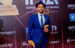 Umuramyi Israel Mbonyi yegukanye igihembo cy'umuhanzi w'umwaka muri IMA 2023