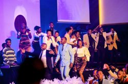 Amashyi dukomerwa n'abafana ntakatubere inzitizi mu gushaka amavuta y'Imana - Healing Worship Team Rwanda