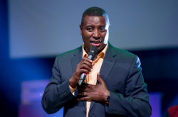 Ukwakira: Ukwezi kwo kwegera Imana – Ubutumwa bwa Apostle Dr. Paul Gitwaza 