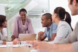 Ni iki gituma wirukanwa ku kazi vuba? Ngibi ibyagufasha kuramba mu kazi