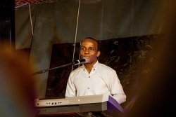 Alexis Dusabe mu isura nshya: Ibintu 6 by'ingenzi byogeje amaso y'abitabiriye "Album Listening Party"