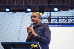 Akwiriye kuba Bishop! Meya w'Akarere ka Bugesera yabwirije mu giterane cya Dana Morey yitsa ku Imigani 18:19