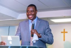 Ibyo Apotre Gitwaza yavuze kuri Rastafari byo gusenga satani byateje impaka: Sobanukirwa Ukuri