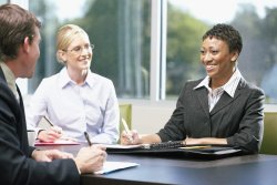 Birareba uwubatse n'utarubaka! Isengesho ririmo inyigisho rya Pastor Christian Gisanura asengera imiryango