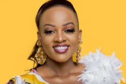 Aline Gahongayire witegura gutaramira i Burayi yashyize hanze indirimbo ebyiri z'Igifaransa zo kuri EP Album