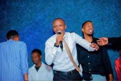 Amakuba naho yaba menshi ate, we kwiheba Imana irayategeka - Ev. Ishimwe Naphtar