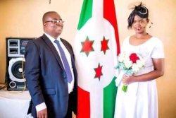 Kuja kwiga i Buraya yabisimbuje kuzana umugore - Padiri Innocent wa Diyoseze imuyinga yakoze ubukwe