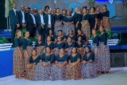 Sauti Hewani Group ikomeje gutungurana cyane yashyize hanze indirimbo yise "Izabikora" - VIDEO