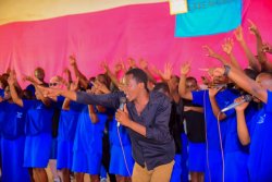 Likeangles Ministry yanyuze mu bihe bitoroshye yashyize hanze indirimbo nshya bise "Niwe Waturemye"