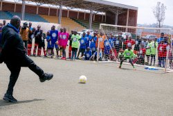 Rev. Isaïe uyobora ADEPR yahamije ko abizi neza ko Yesu agarutse "ntabwo yajya amara icyumweru atagiye ku kibuga cy'umupira"