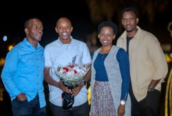 Nijye babona ariko inyuma hari Kristo - Pastor Lopez yageze i Kigali avuga ibyo yigiye ku birenge bya Alexis Dusabe