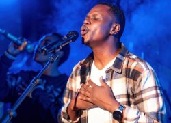 Mu masaha make asigaye Bahati Ghislain aradusangiza indirimbo nshya "Amfashe mu kiganza" 