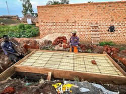A Light to the Nations yubatse ubwiherero mbere yo gukorera ibiterane i Bweyale muri Uganda