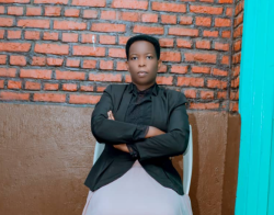 Jeanne Nayo yasohoye videwo y'indirimbo “Nta Mpamvu” yari imaze imyaka ibiri hanze