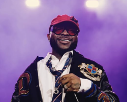 Imana yanditse buri rupapuro rw'ubuzima bwanjye - Davido 