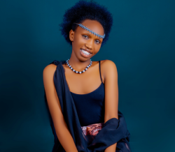 Umurizabageni Nadia yateguje igisigo “Unziza Iki Ma?” kigenewe abatawe na ba mama babo