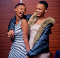 Ese koko Vestine na Dorcas bakeneye gukorana n'undi muhanzi? Dore icyo bamwe babivugaho?