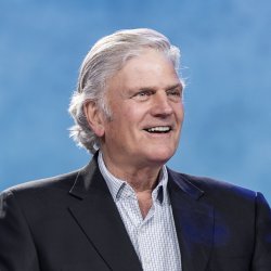 Pastor Franklin Graham Says America Faces Trouble, Calls for National Prayer