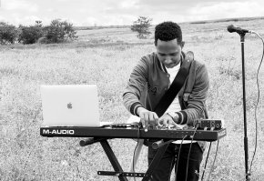 Israel Mbonyi afite uruhisho