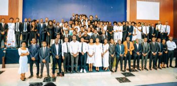 Ibyo wamenya ku ndirimbo nshya "lkidendezi" ya Korali Elayo ya UR Huye n'ibyo bahugiyemo muri ibi biruhuko