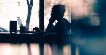 Ca ukubiri na Poronogarafiya kuko ni intandaro y'ubusambanyi ndetse igira ingaruka nyinshi