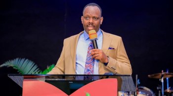 Data (Imana) afite inshigano yo kutwitaho, ibyo nkeneye byose arabizi, ni Papa - Prof. Bishop Masengo