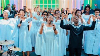 Ni ibanga rihambaye! Korali Edi yasohoye indirimbo nshya "Tugendane" ihishura ibanga ryo kugendana na Yesu - VIDEO