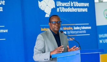 Minisitiri Bizimana yanenze abiyita abahanuzi bagamije kwiba abanyantege nke bagendeye ku bikomere bafite