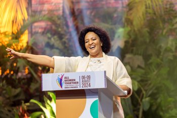 Ubwitabire bw'abadiyasipora bwarijije Apostle Mignonne amarira y'ibyishimo muri All Women Together 2024