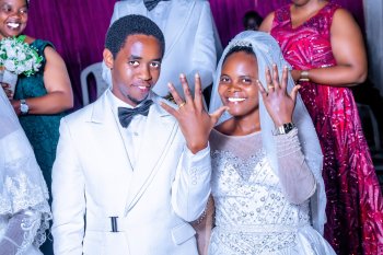 Niyonkuru Innocent yambikanye impeta y'urudashira n'umukunzi we Mugabekazi Pascaline