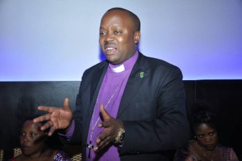 Apôtre Claude Kamuhanda wa Blessing Miracle Church azava mu giterane abaye Dogiteri