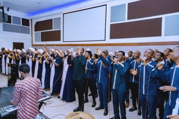 Korali Siloam yazirikanye abakunzi bayo ibaha impano ya Noheli bise "Munzu yawe" - VIDEO