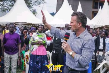 Day2: Miracle Gospel Celebration i Mubende – Umugabo wari umaze imyaka 3 atagenda yatanze ubuhamya