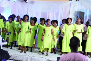 Seeking For Jesus Choir ya ADEPR Batsinda yakoze igiterane gikomeye mu kwizihiza imyaka 12-VIDEO