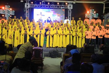 Korali Urukundo mu mavuta menshi yagarutse mu gihangano gishya bise "Aririmo Yesu"-VIDEO