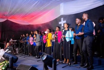 Korali Cornerstone yo muri UEBR Nyarugenge yasohoye amashusho y'Indirimbo "Turashinganye"